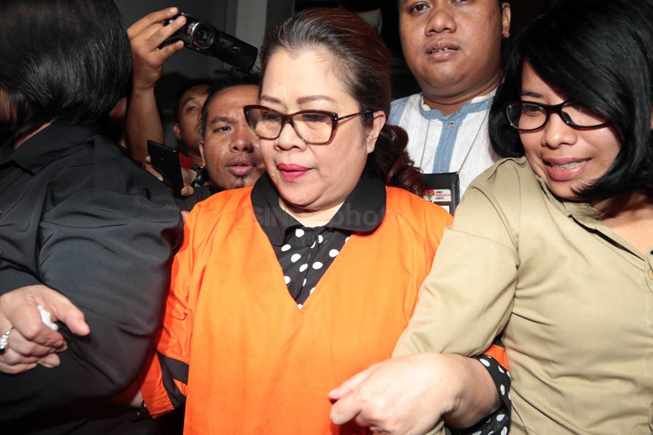 KPK Tahan Dewie Yasin...