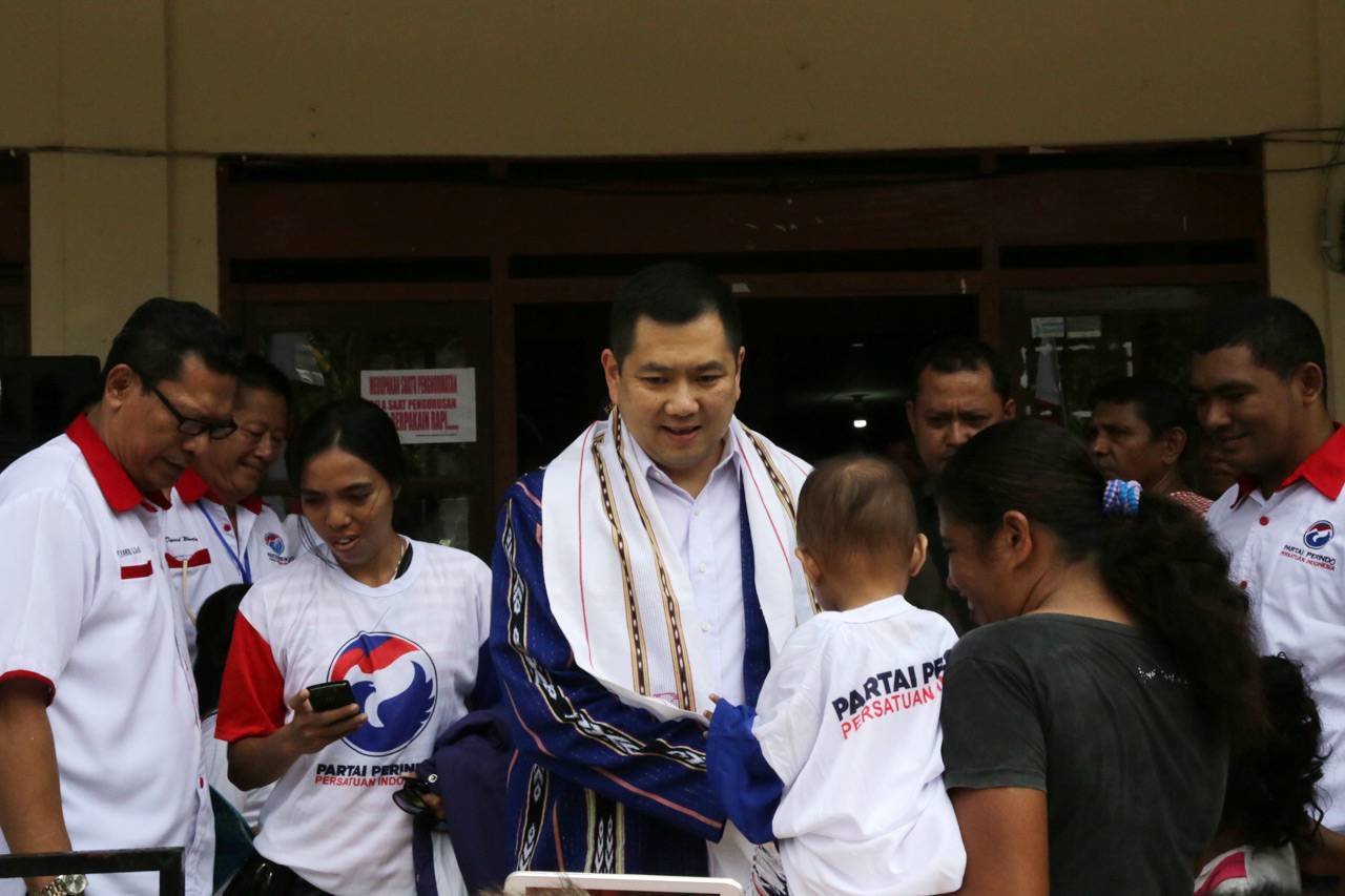 Gelar Adat untuk HT...