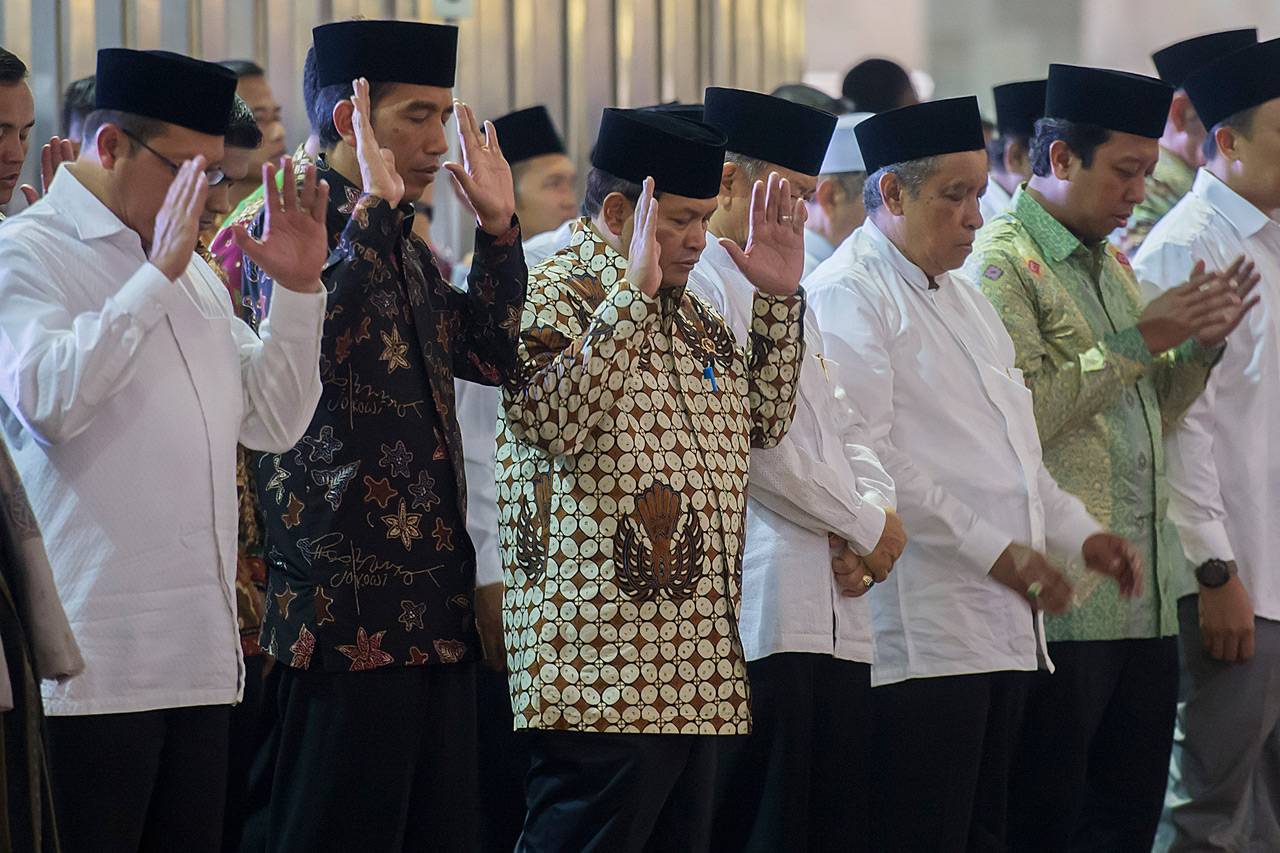 Presiden Hadiri Peringatan...