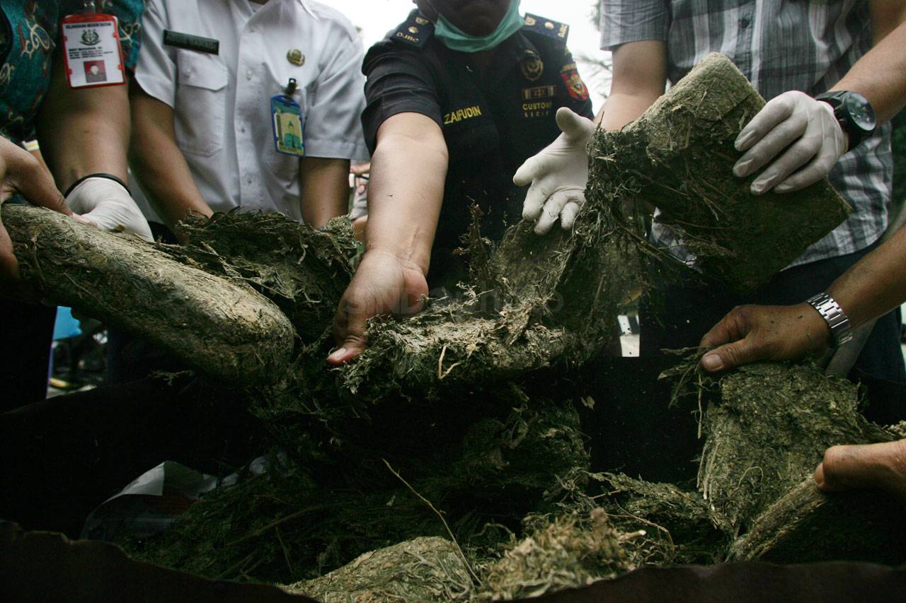 Polresta Barelang Musnahkan...