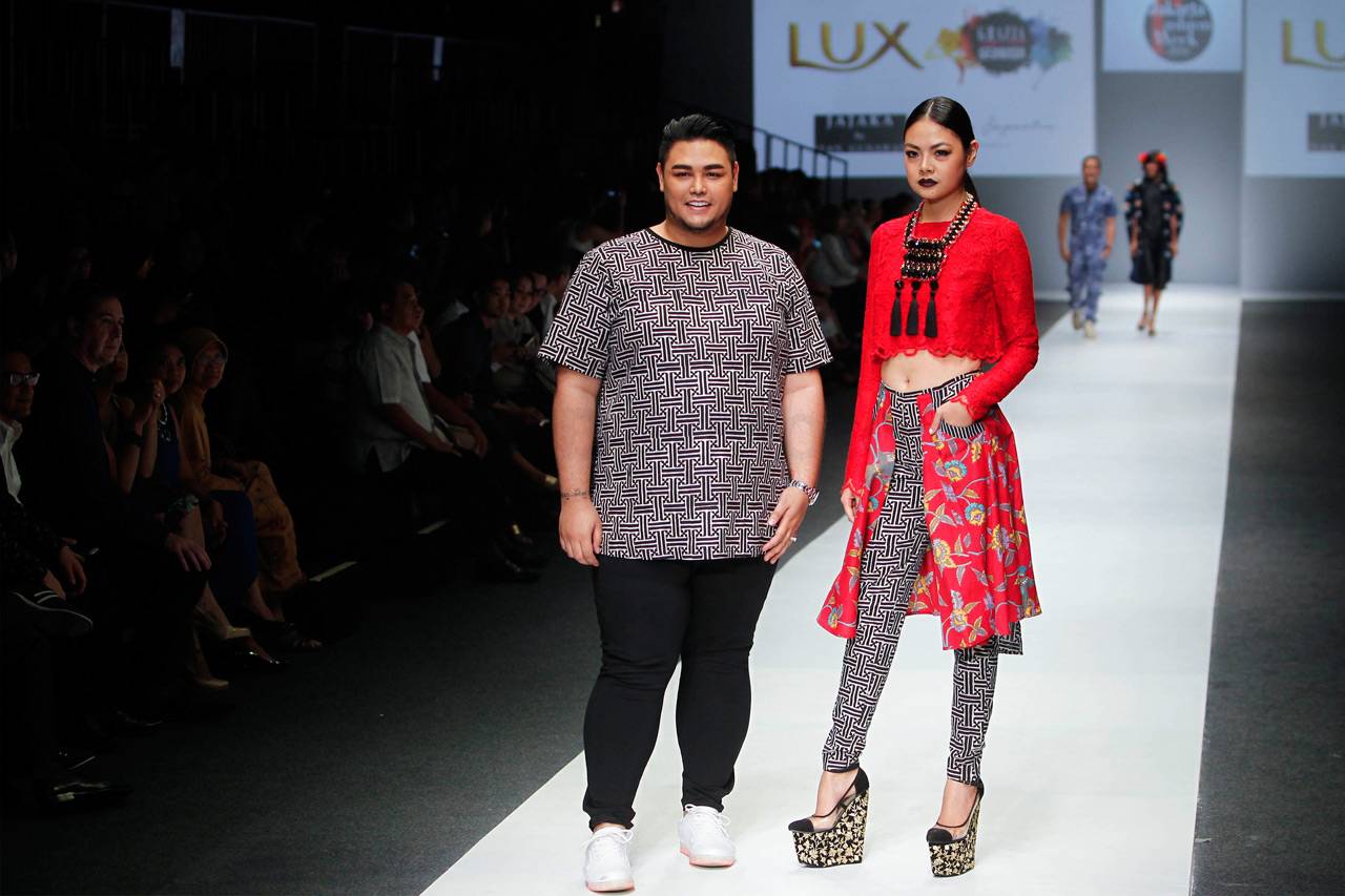 Ahok Buka Jakarta Fashion...