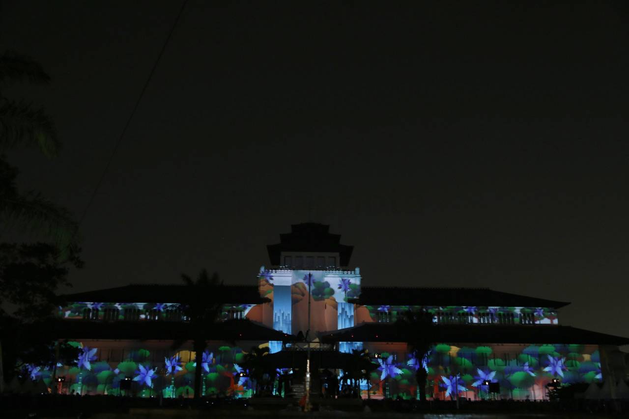 Video Mapping Hias Gedung...