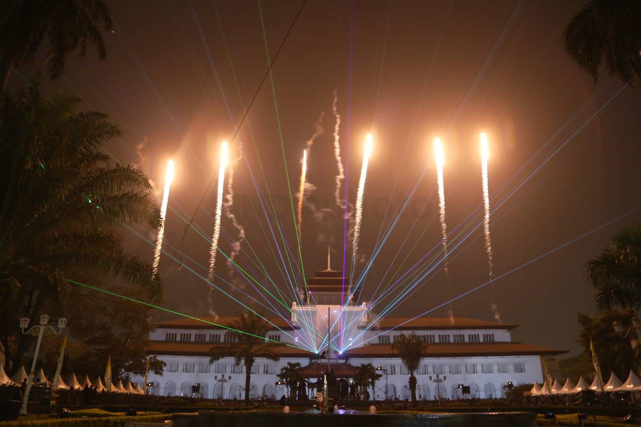 Video Mapping Hias Gedung...