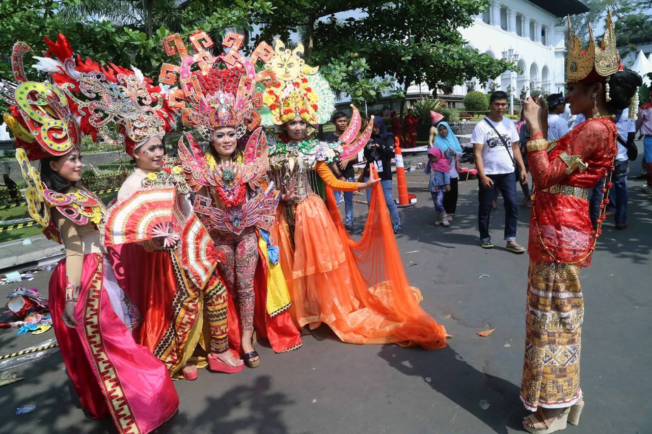 Kemeriahan Karnaval...