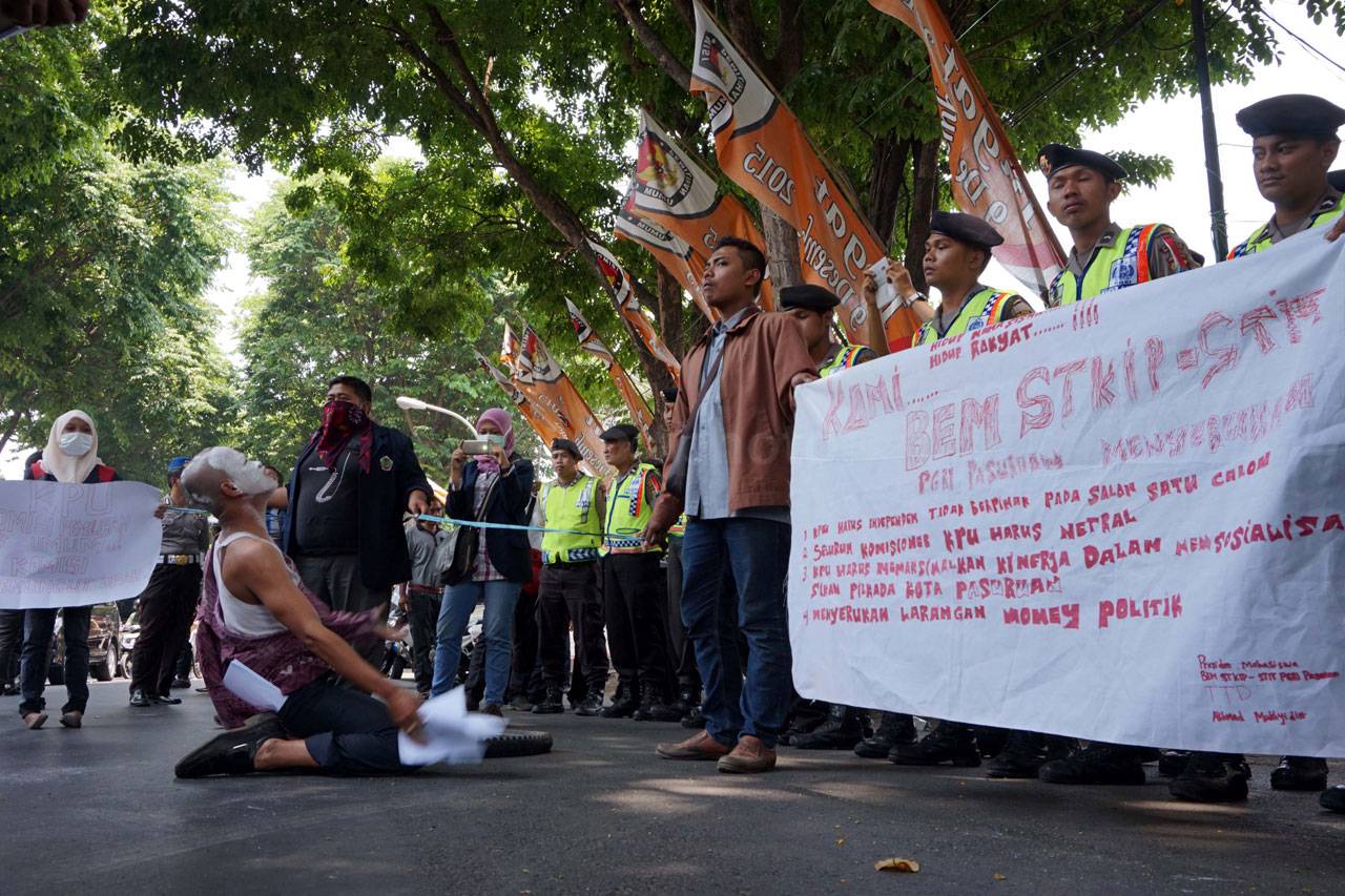Mahasiswa Tuntut Netralitas...