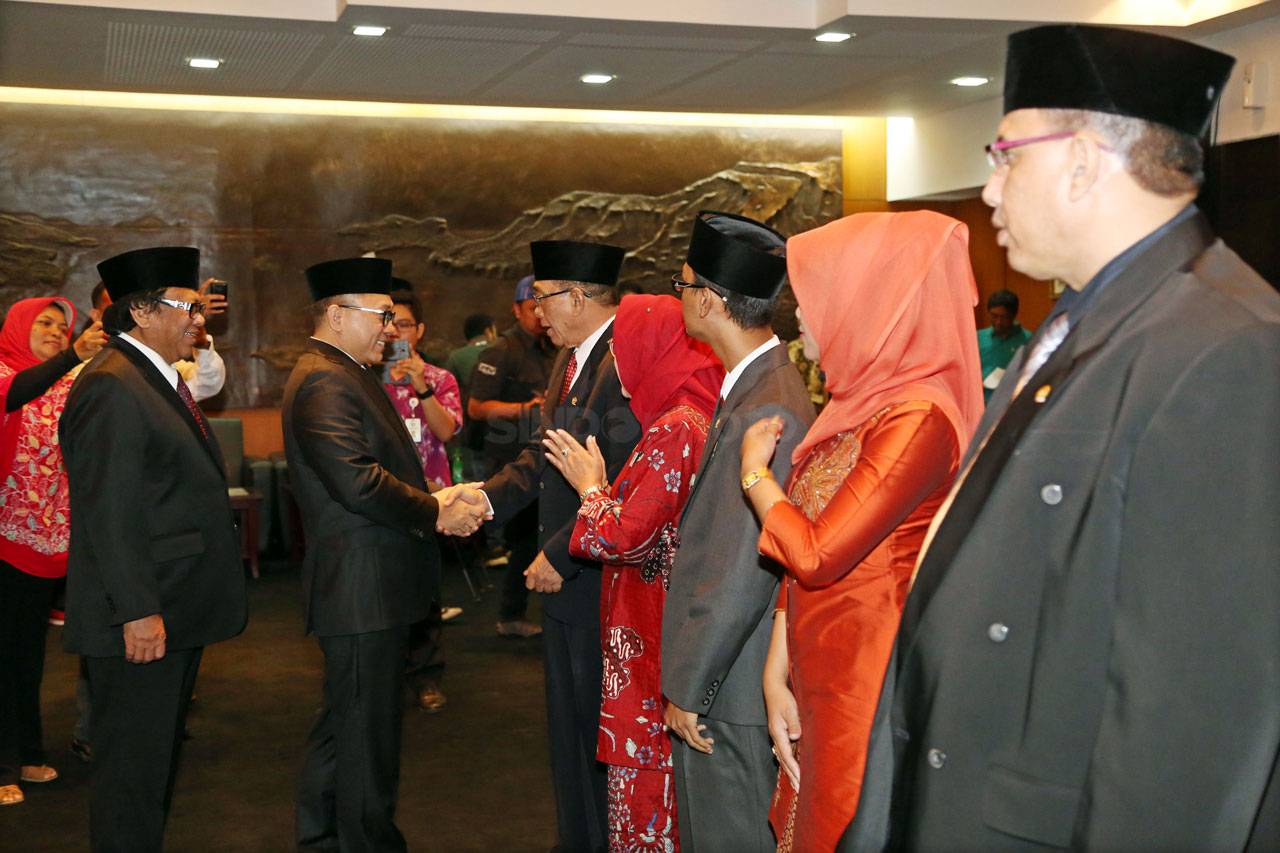 Zulkifli Hasan Lantik...