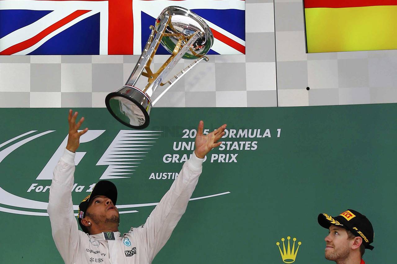 Hamilton Juara Dunia...