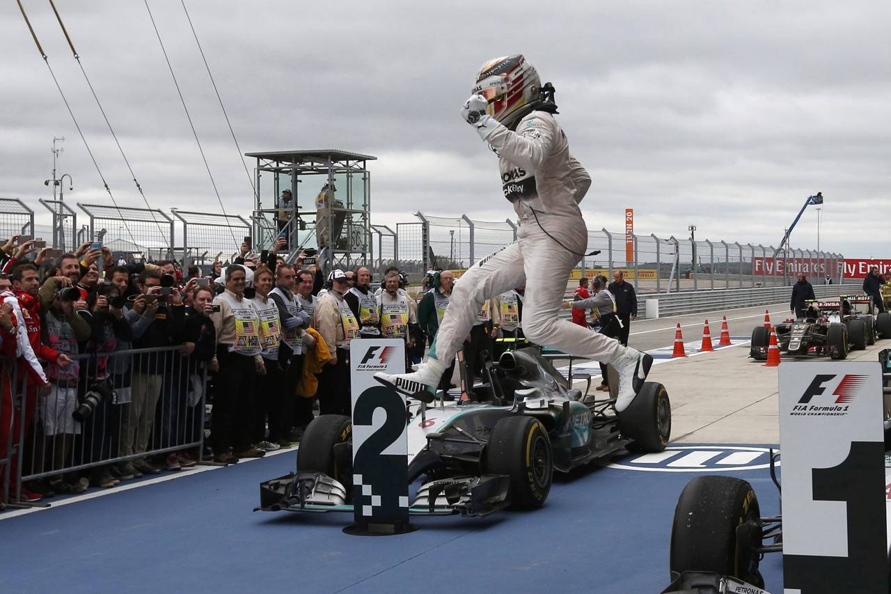 Hamilton Juara Dunia...