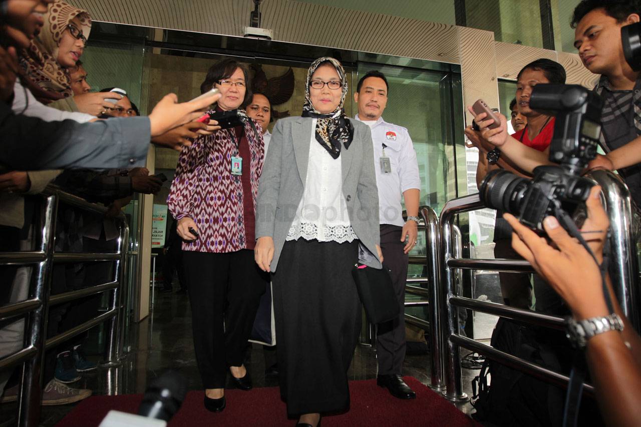 KPK Periksa Sekjen DPR...