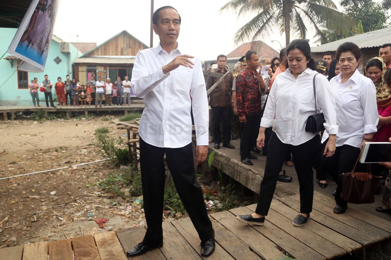 Jokowi Kunjungi Rumah...