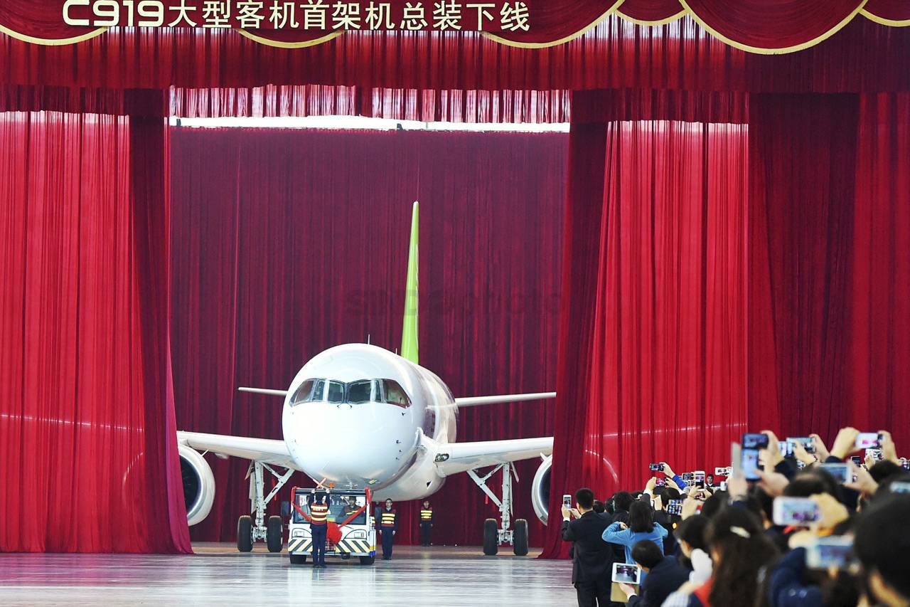 Pesawat Buatan China...