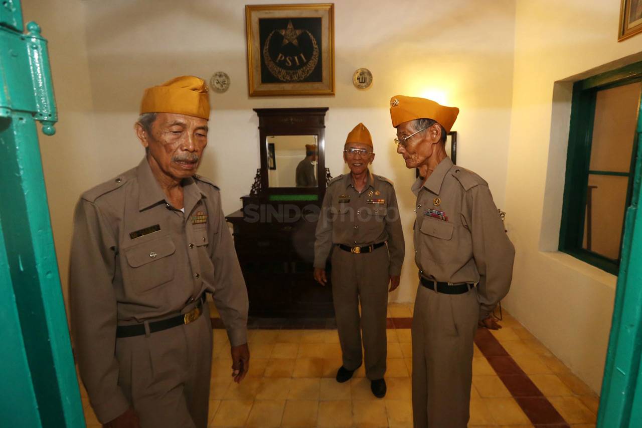Pahami Sejarah Melalui...