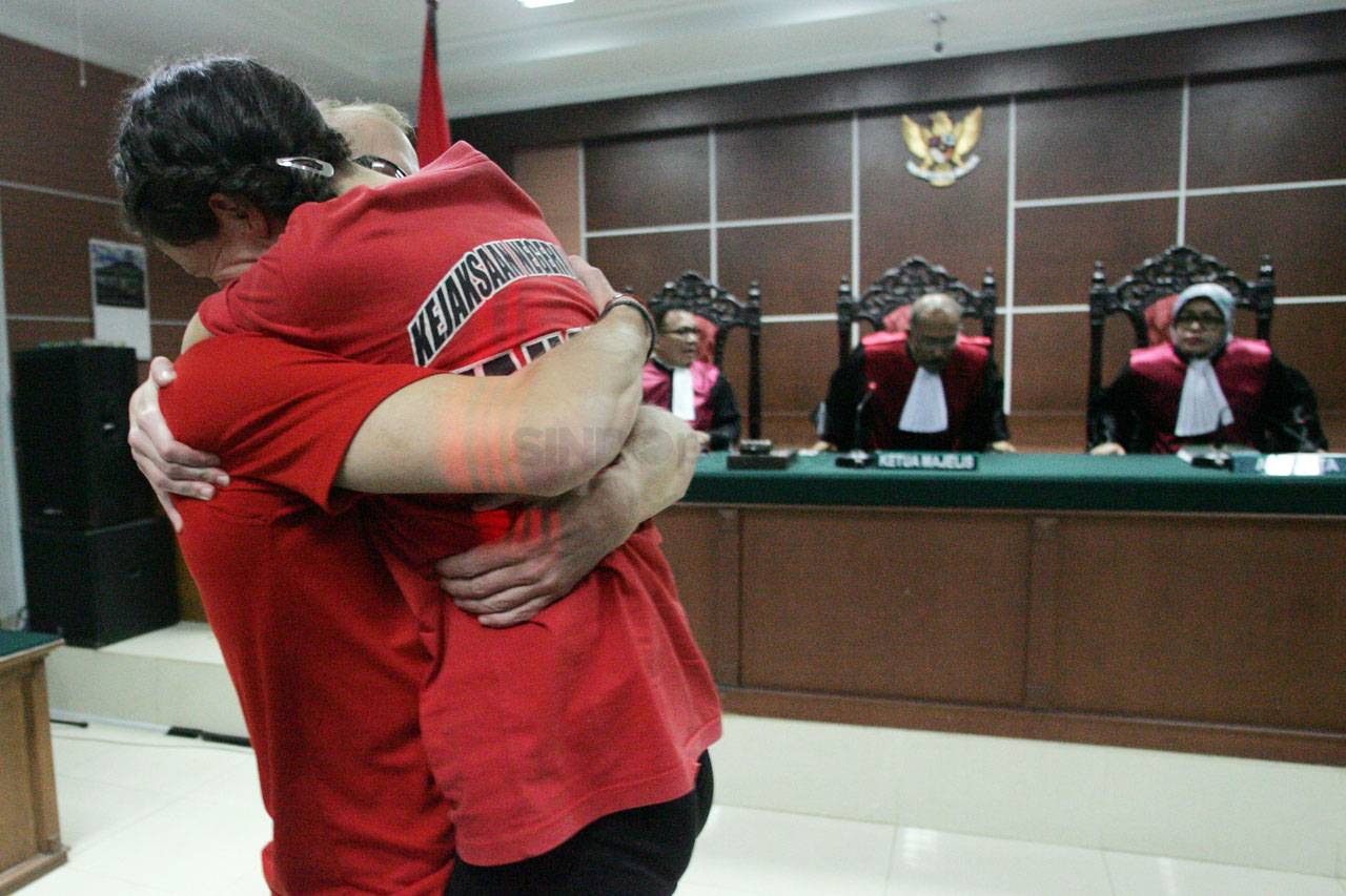 Hakim PN Batam Vonis...