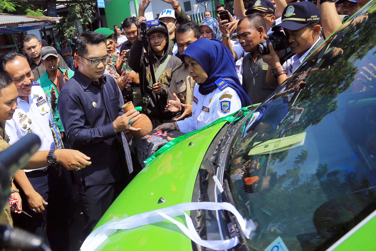 Ridwan Kamil Resmikan...