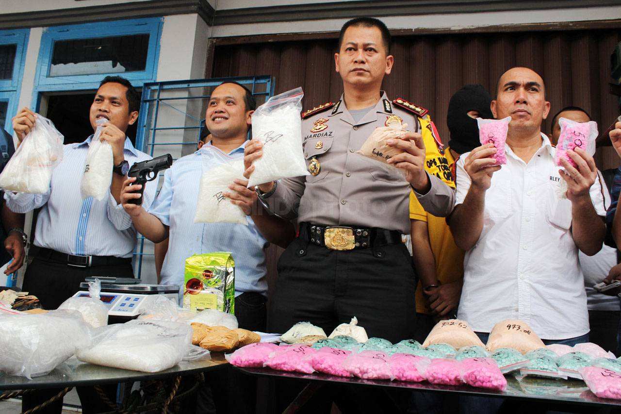 Polresta Medan Gerebek...
