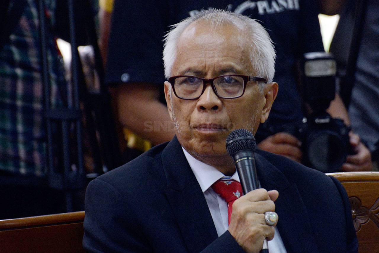 OC Kaligis Dengarkan...