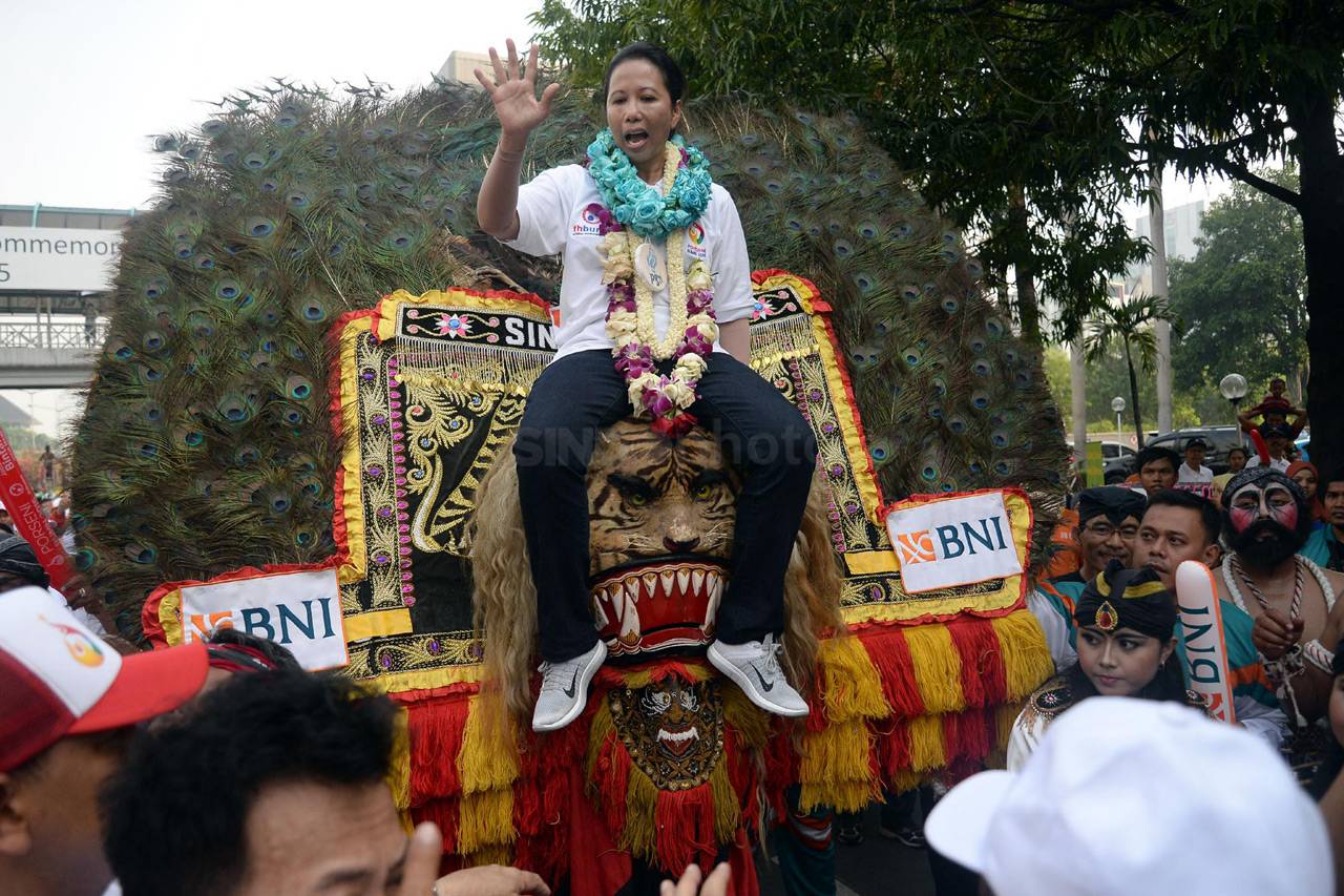 Rini Soemarno Buka Porseni...