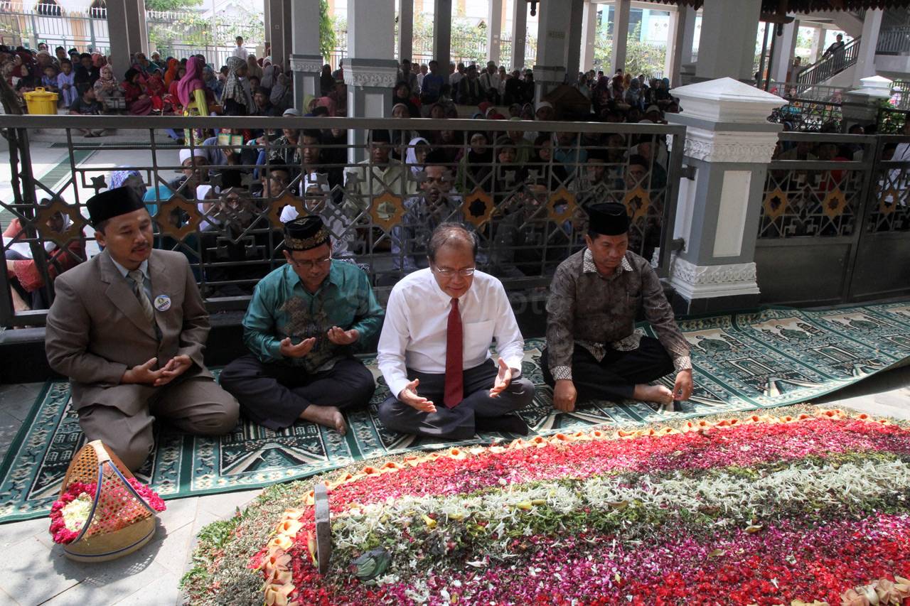 Rizal Ramli Kunjungi...