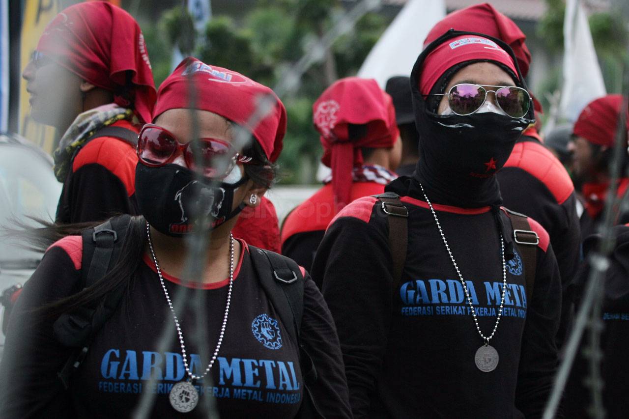 Ribuan Buruh di Batam...