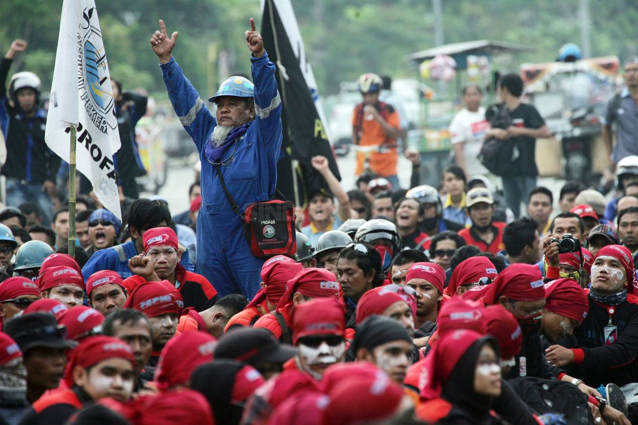 Ribuan Buruh di Batam...