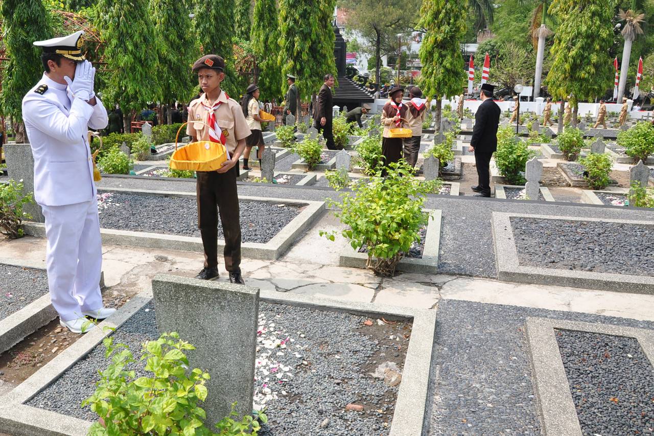 Peringatan Hari Pahlawan...