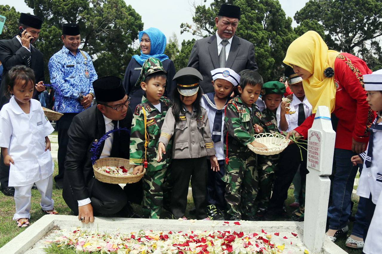 Peringatan Hari Pahlawan...