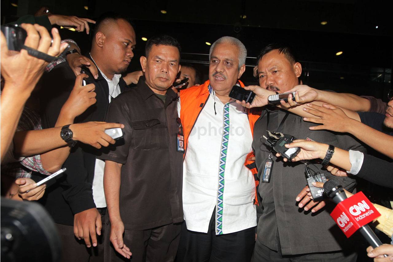 KPK Tahan Ketua DPRD...