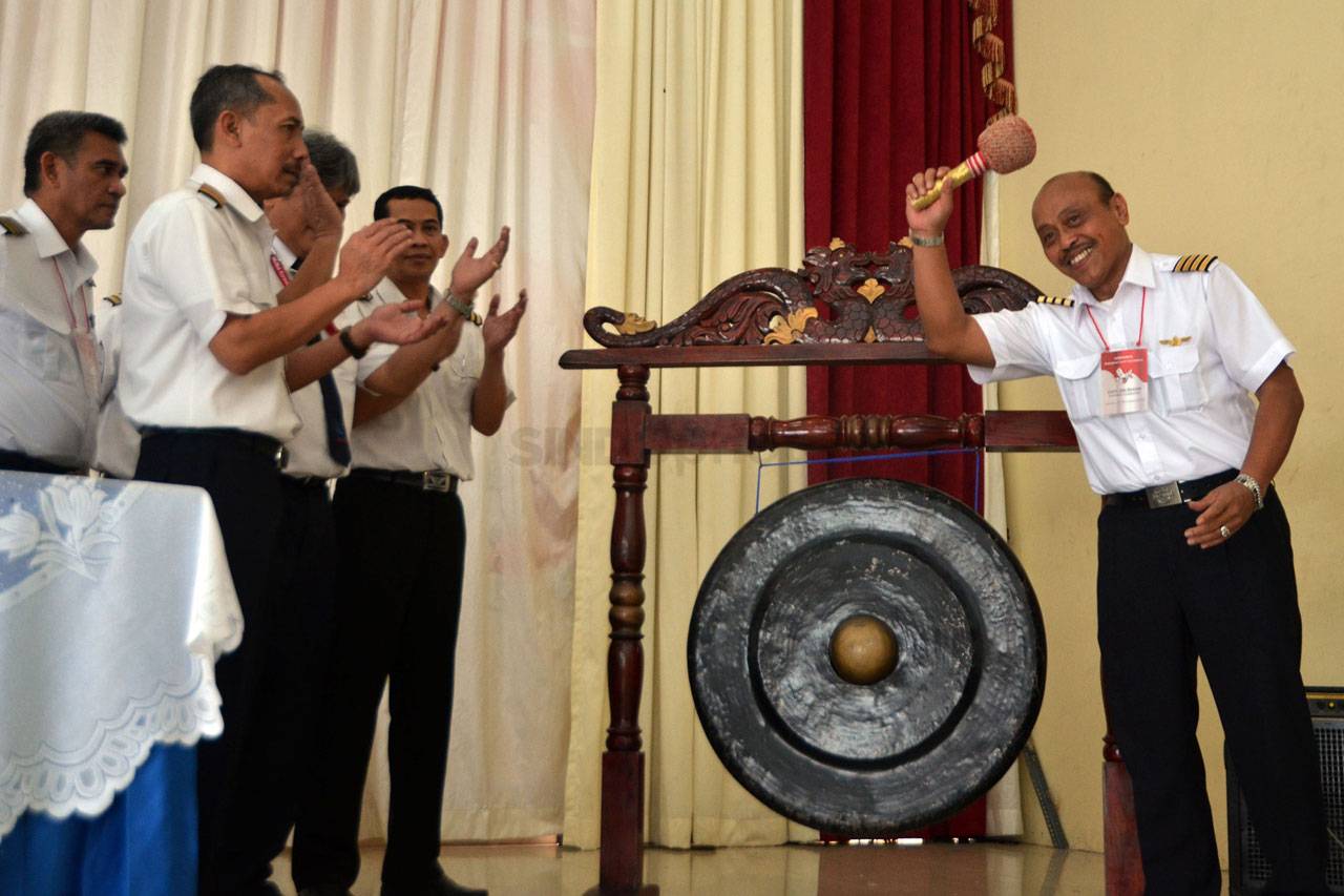 Kongres Luar Biasa Solidaritas...