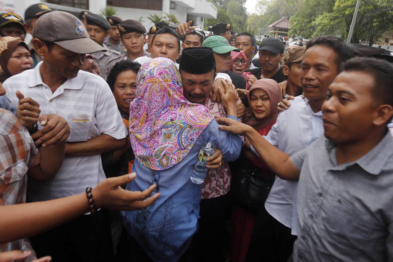 Dituntut 9 Tahun Penjara,...