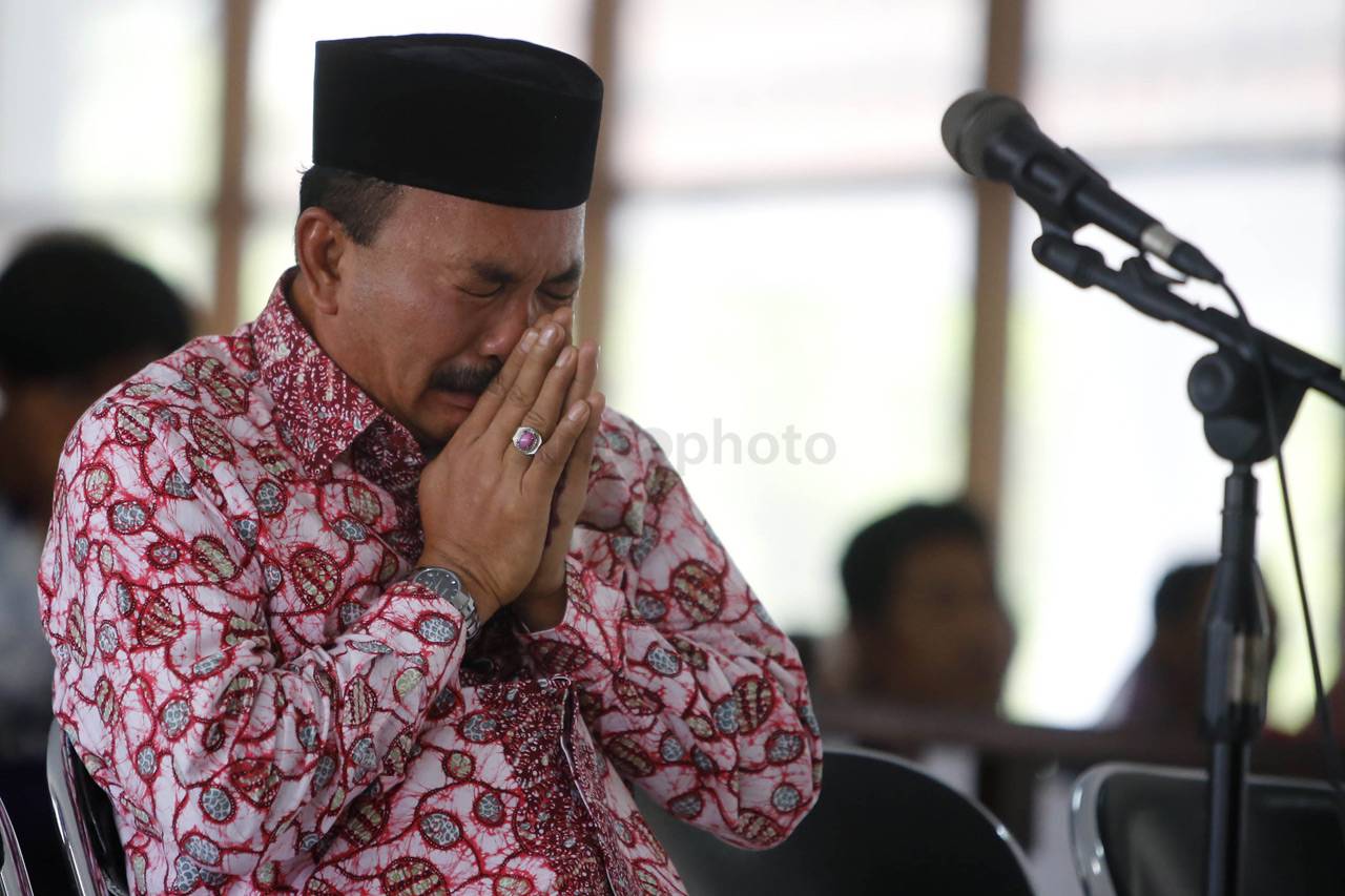 Dituntut 9 Tahun Penjara,...