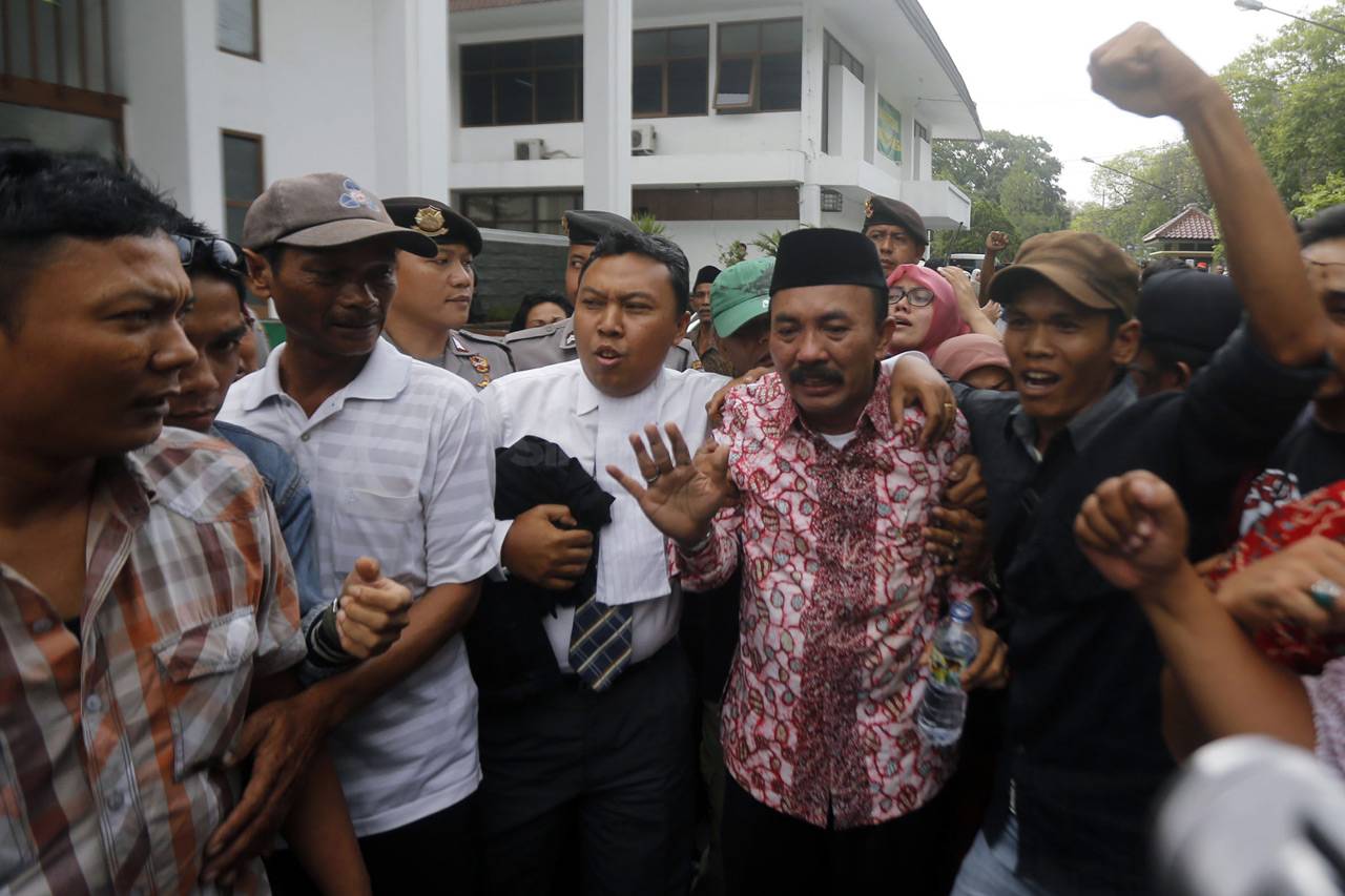 Dituntut 9 Tahun Penjara,...