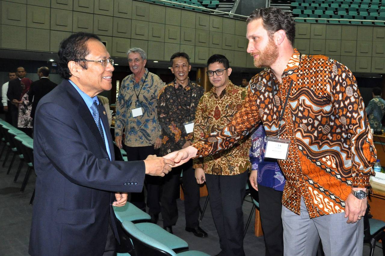 Rizal Ramli Dialog dengan...