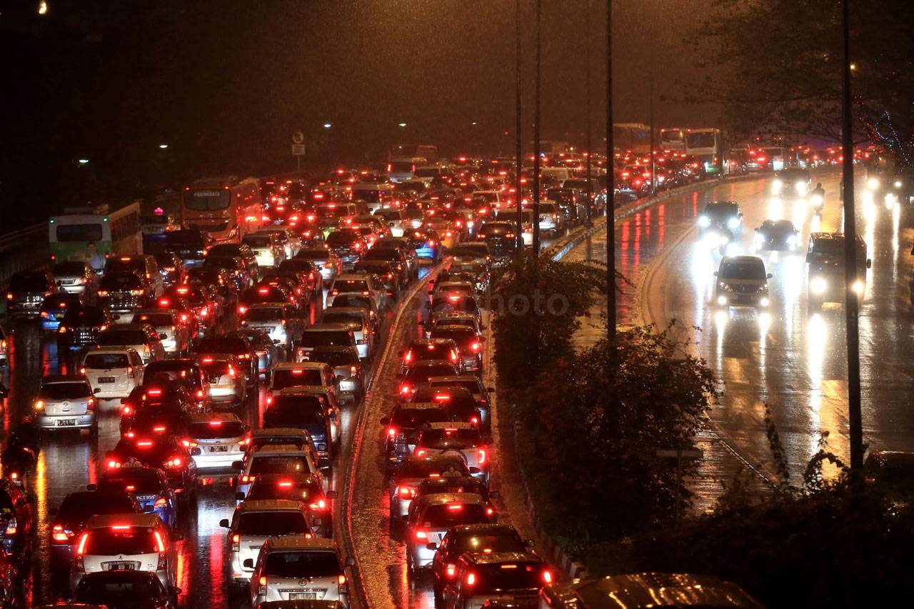 Sampai Kapan Bermacet-Macetan?