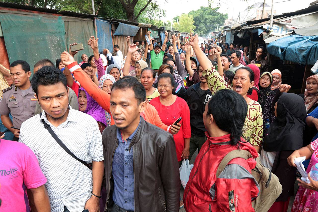 Pedagang Pasar Kalimalang...