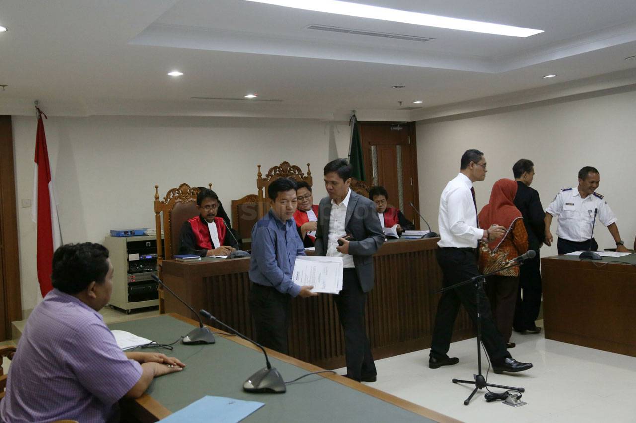 Sidang Perdana Gugatan...