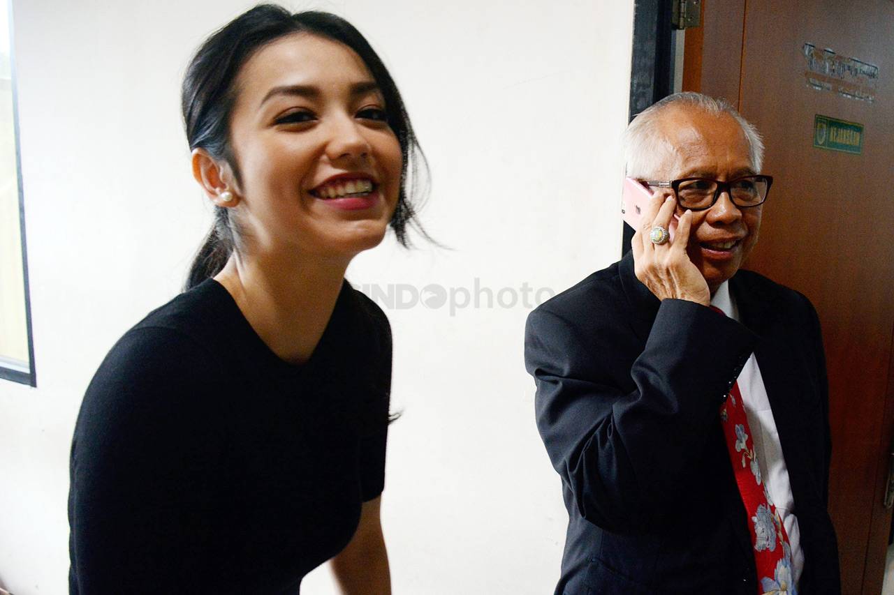 Velove Vexia, si Cantik...