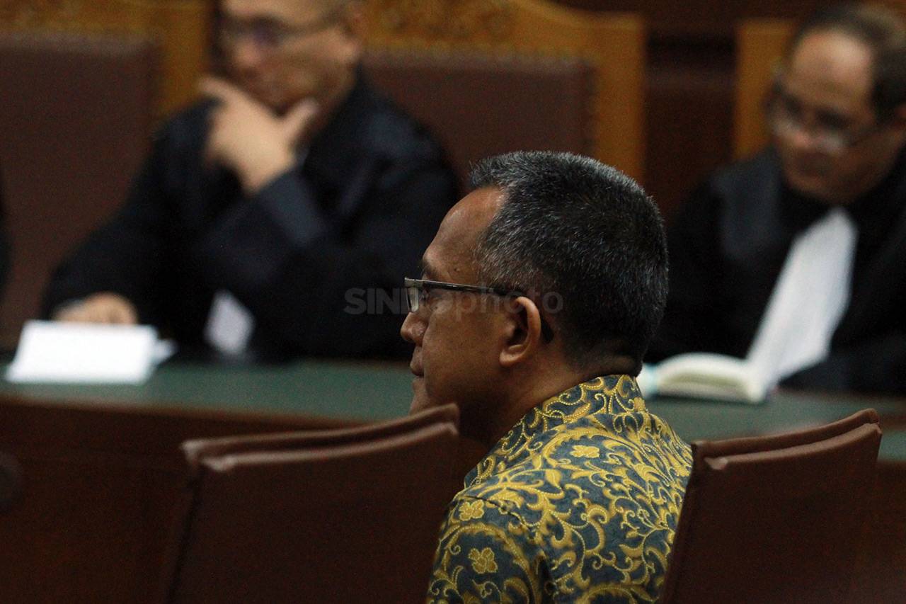 Ketua PTUN Medan Tituntut...