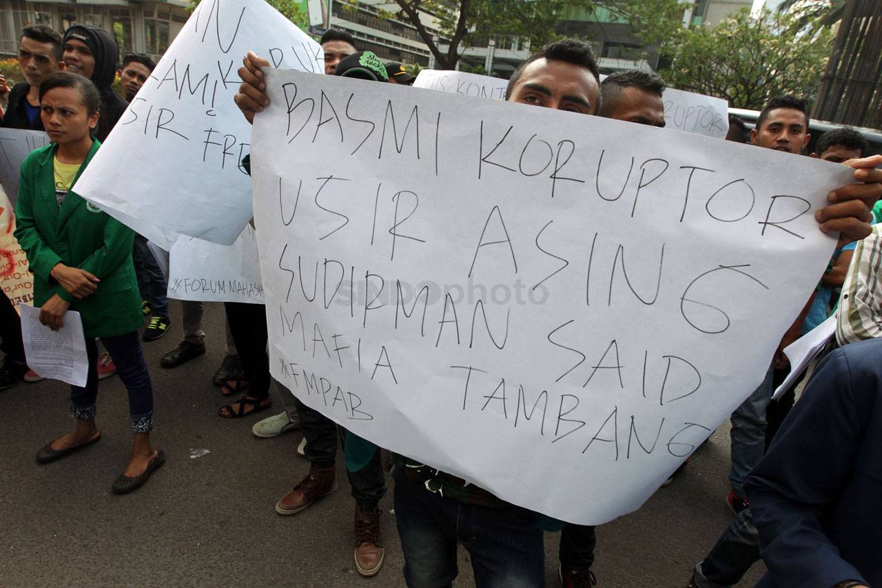 Mahasiswa Demo Usir...