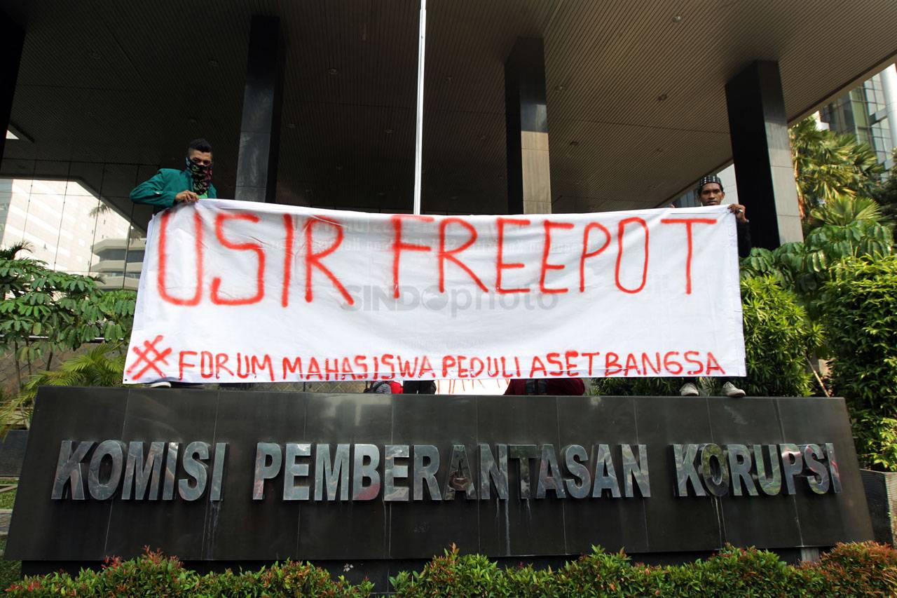 Mahasiswa Demo Usir...