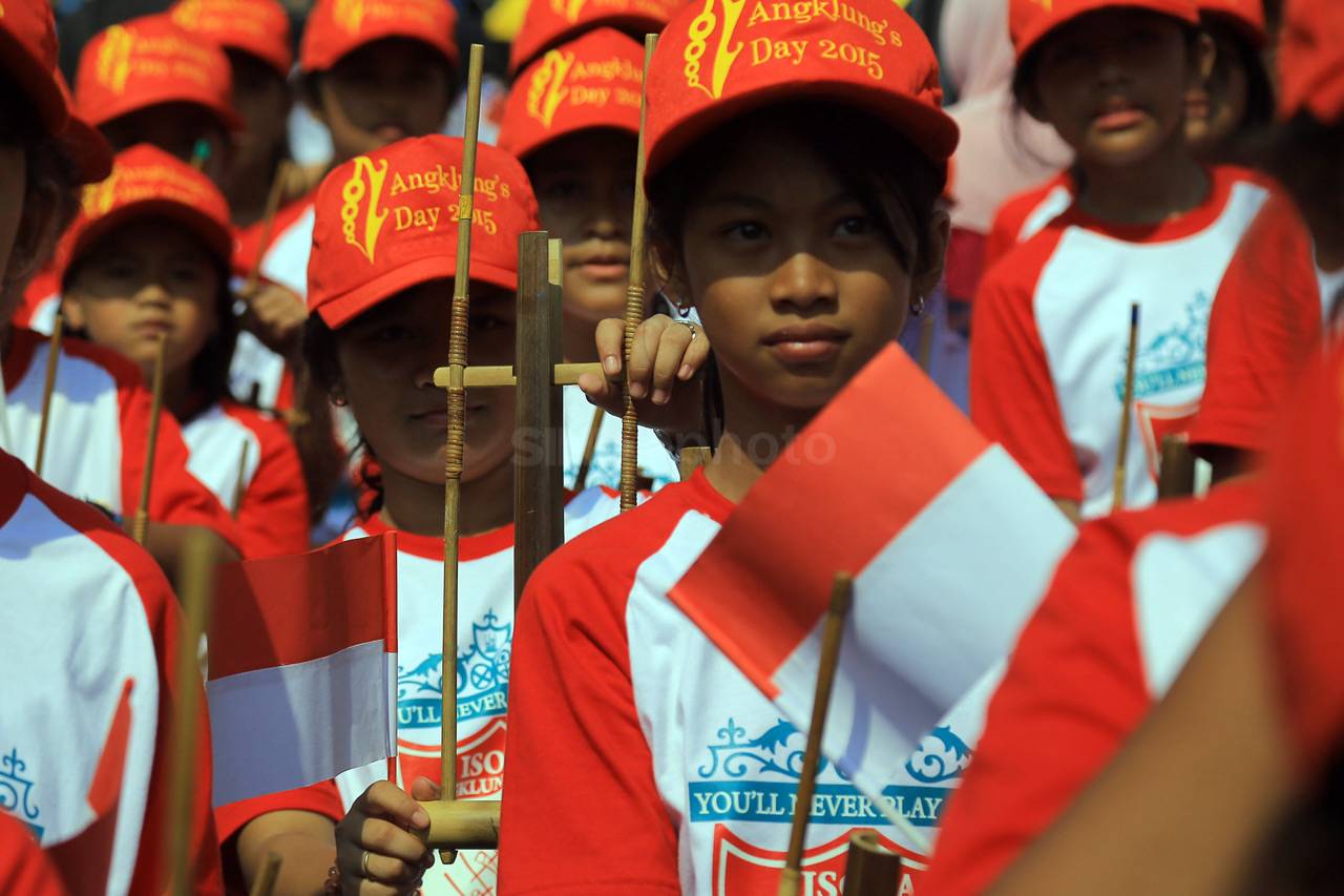 Simpfoni Angklung di...