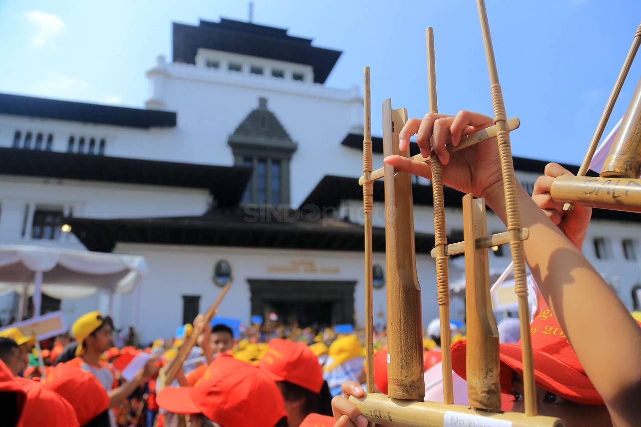 Simpfoni Angklung di...