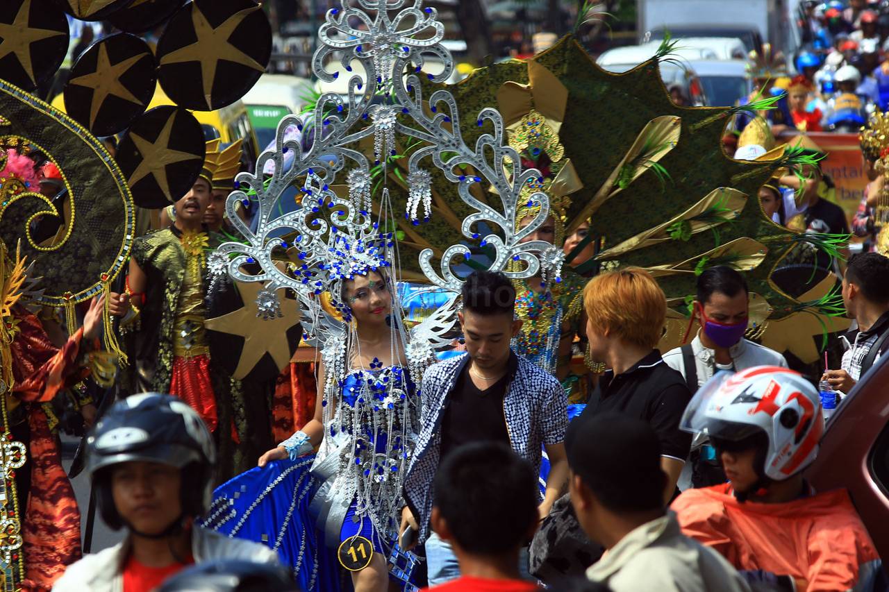 Semarak Warna-Warni...