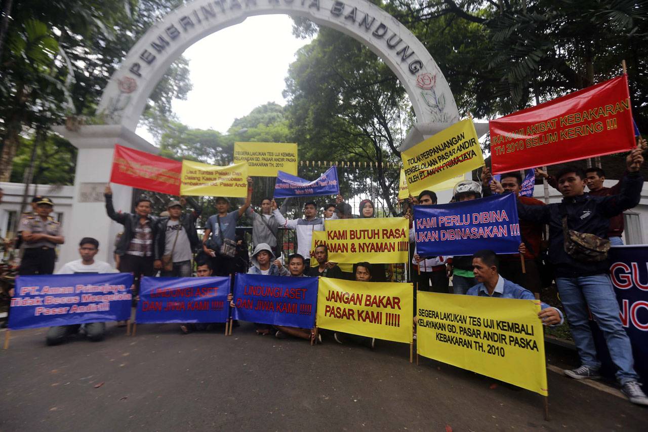 Pedagang Pasar Andir...
