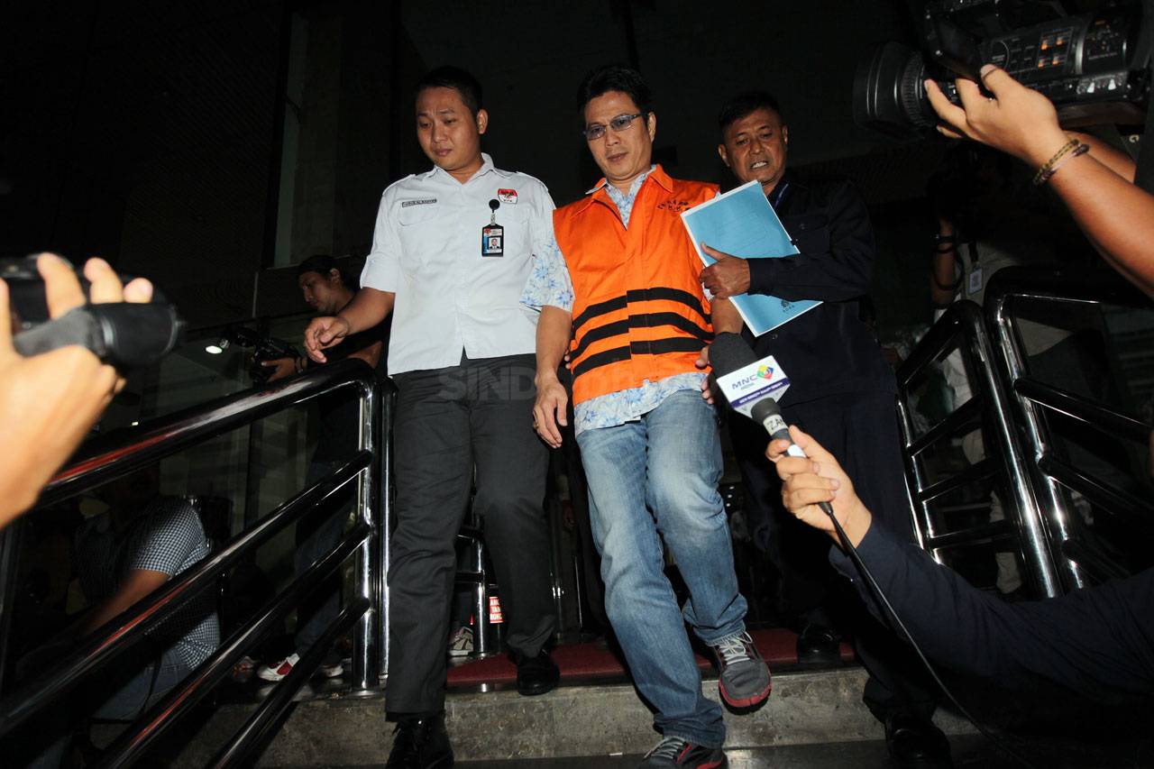 KPK Tahan Direktur PT...