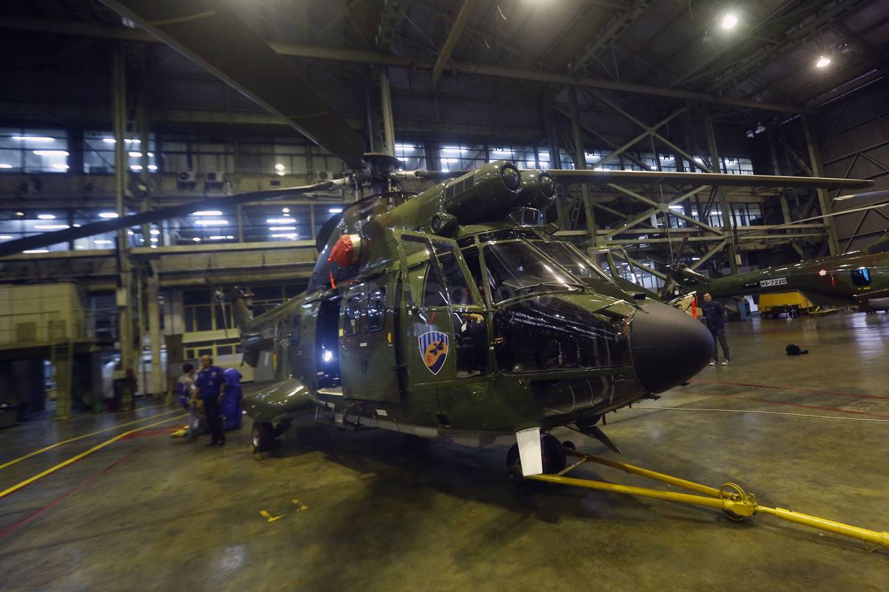 Super Puma SA 332 C1A...