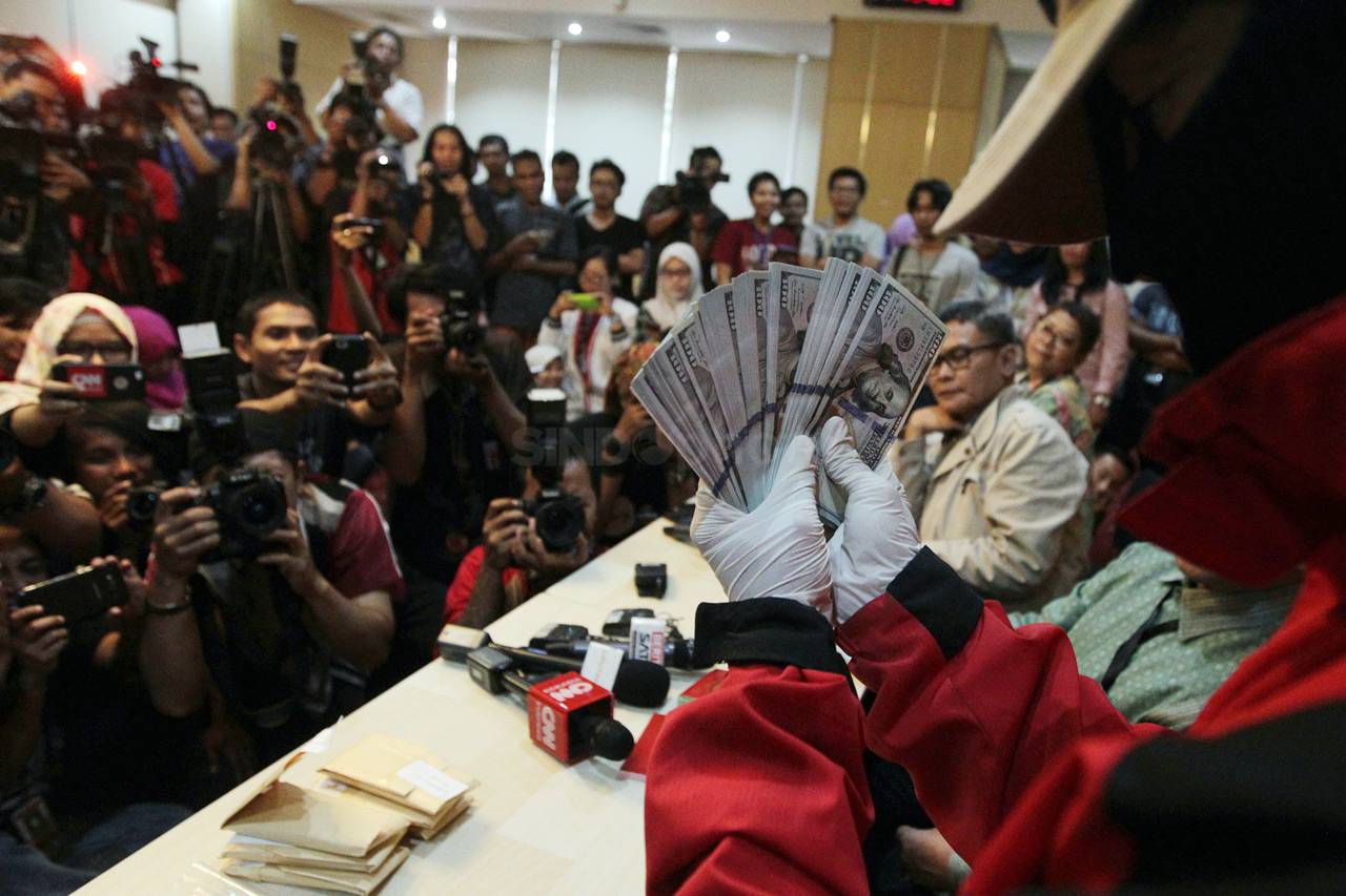 KPK Gelar Barang Bukti...