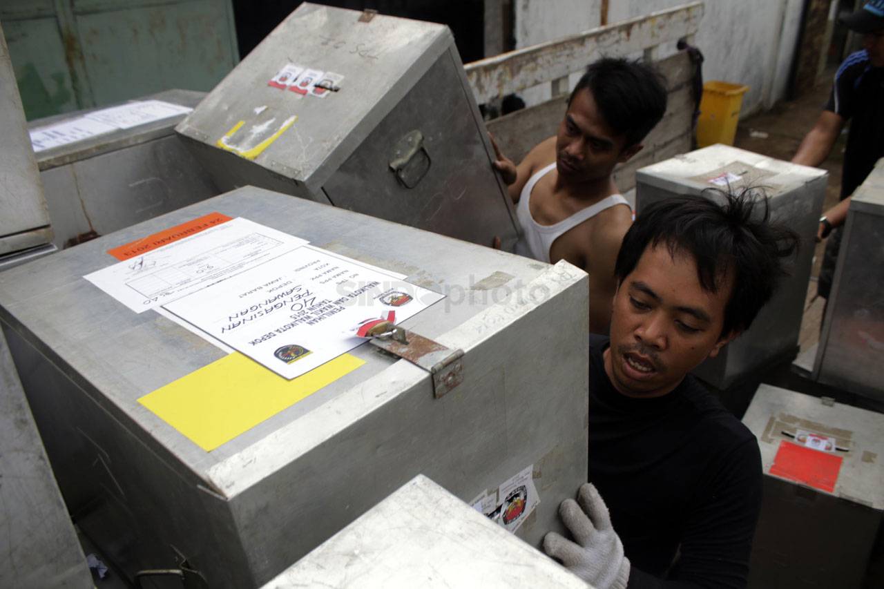 KPU Depok Distribusikan...