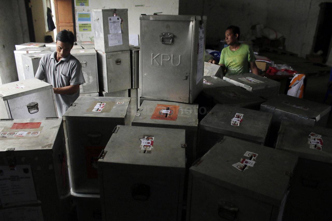 KPU Depok Distribusikan...