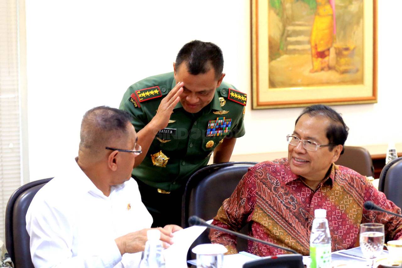 Bahas Alutsista TNI,...