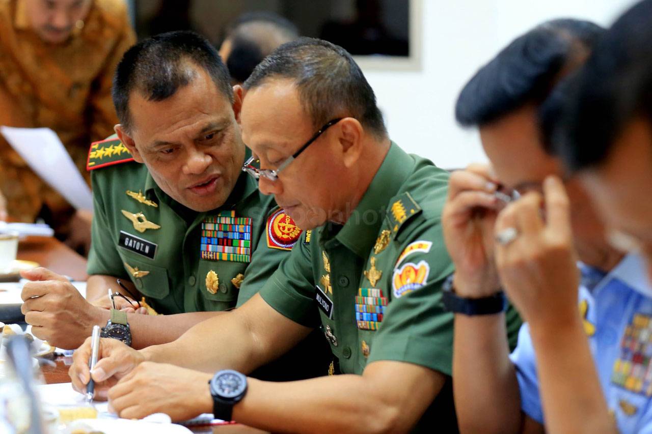 Bahas Alutsista TNI,...